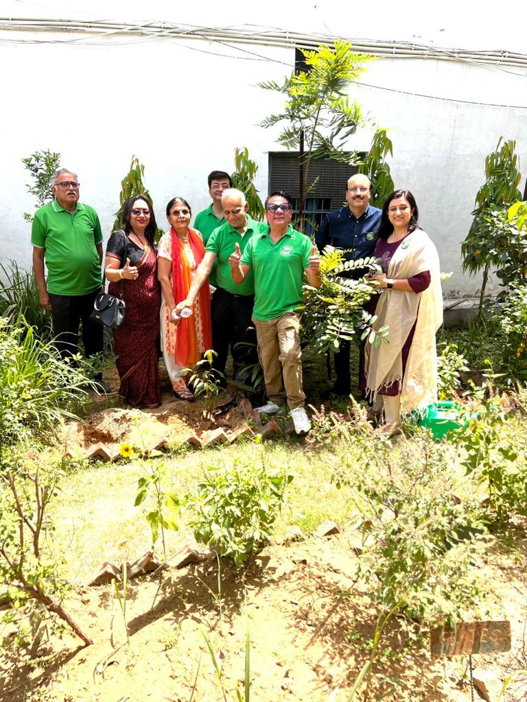 DTEA, Mandir Marg observes Earth Day with Green Circle